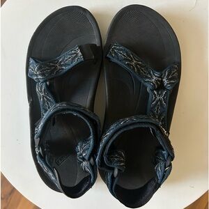 Teva thick straps sandals size 3